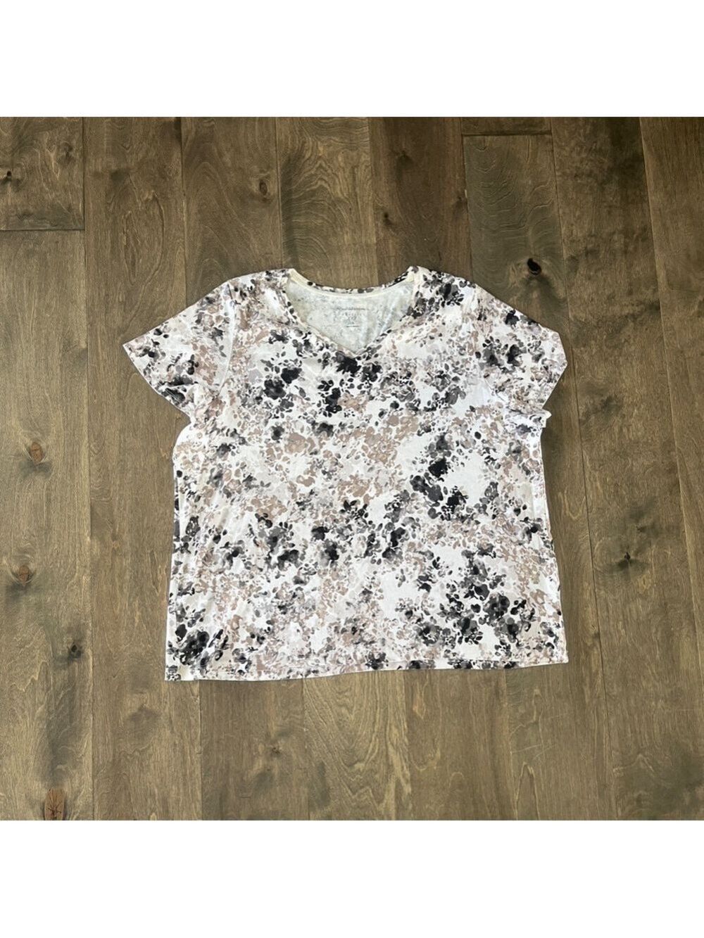 Croft & Barrow Classic Tee Tan and Black Spots SS